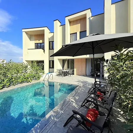 Villa London Pool Luxury