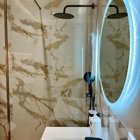 London Pool Luxury