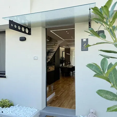 London Pool Luxury Villa Golem (Tirana)